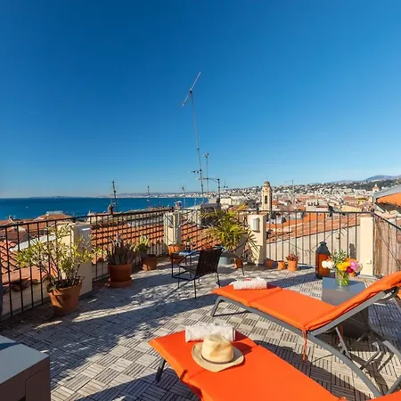 Le Chateau - The Beautiful Sight In Old Town, Private Terrace Apartment *