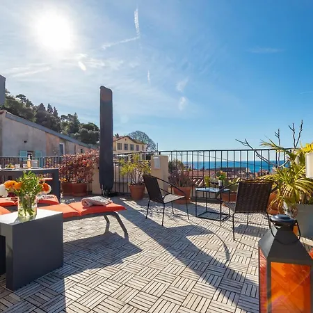Le Chateau - The Beautiful Sight In Old Town, Private Terrace Apartman