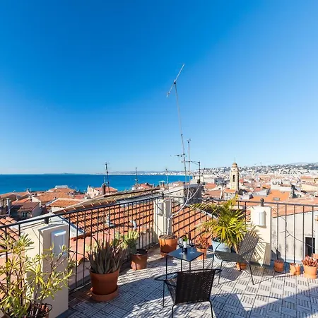 Le Chateau - The Beautiful Sight In Old Town, Private Terrace Apartman